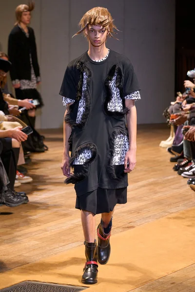 Look 32